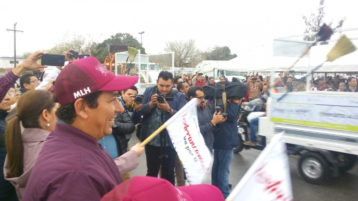 Entrega alcalde equipo para Parques y Jardines, Limpieza, y Espacios Públicos