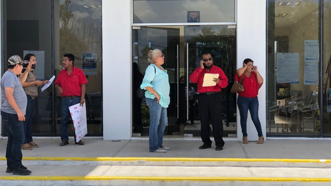 Maestros piden la salida de Héctor Escobar 