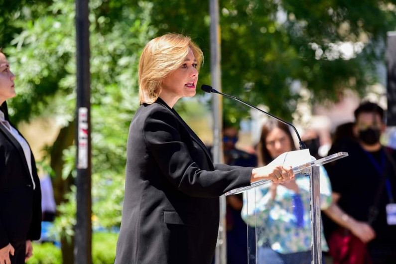 Gobernadora de Chihuahua da positivo a influenza 