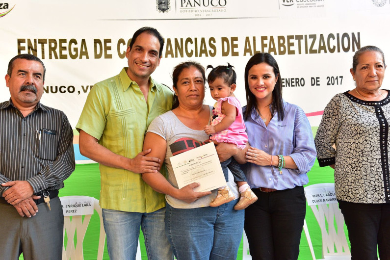 IVEA y Gobierno de Pánuco enseñan a leer a adultos mayores