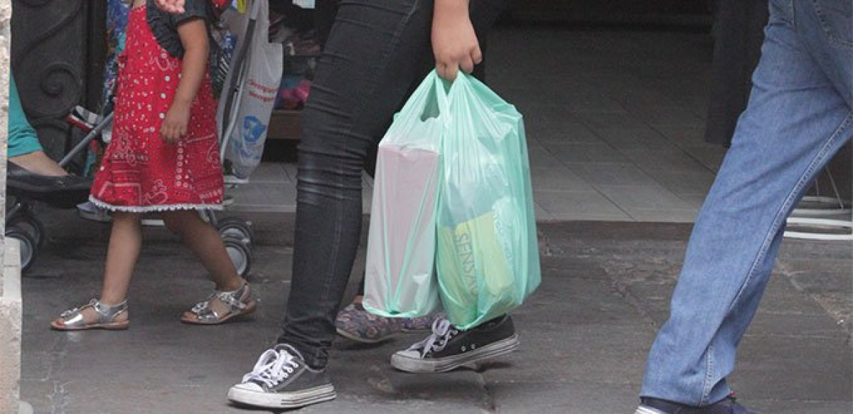 Chile primer país latinoamericano que prohíbe las bolsas plásticas