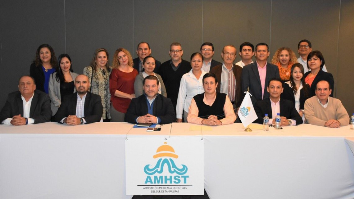 Se reúnen hoteleros con Secretario de Turismo estatal 