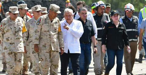 "Primero el rescate y luego justicia", promete AMLO a familias de mineros en su visita a Sabinas, Coahuila 