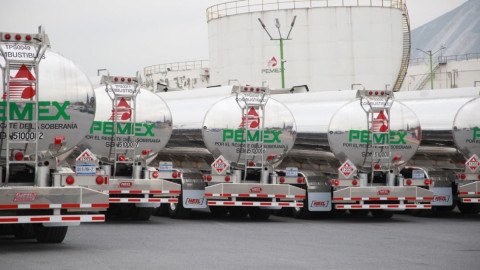 Celebra AMLO elección de Ricardo Aldana como nuevo dirigente del sindicato de Pemex