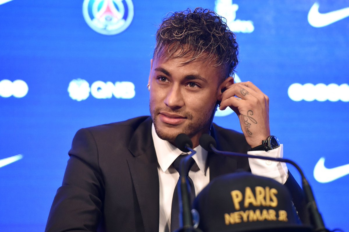  Neymar es presentado como nuevo jugador del PSG
