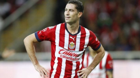 Santiago Ormeño fuera de Chivas