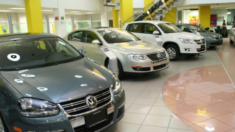 Por escasez de chips, se prevé que no haya venta de autos en México en diciembre 