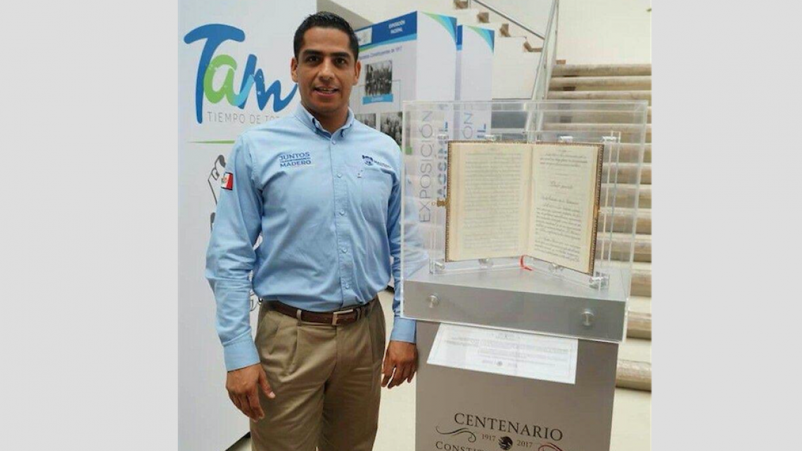 Regidor deja en silla de ruedas a mujer de la tercera edad al fracturarle la rodilla