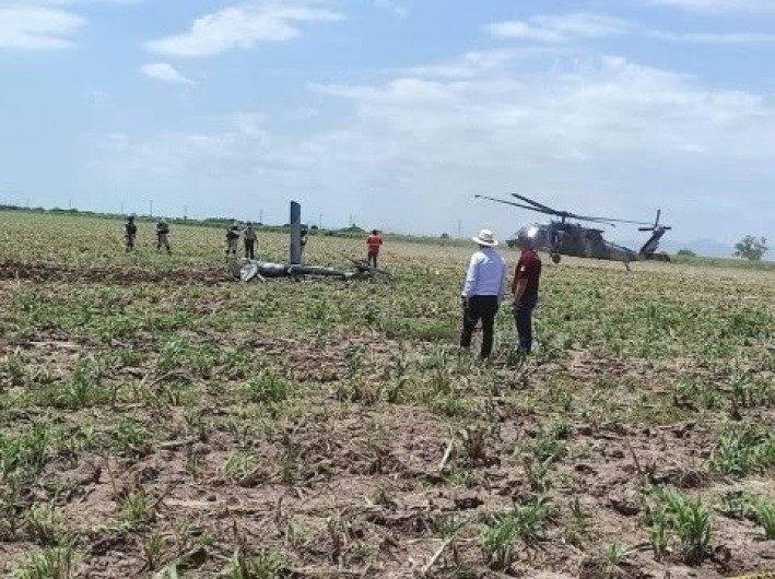 Se desploma helicóptero de la Marina en Los Mochis, deja varios muertos