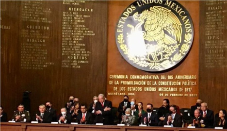 Encabeza AMLO ceremonia del 105 aniversario de la promulgación de la Constitución