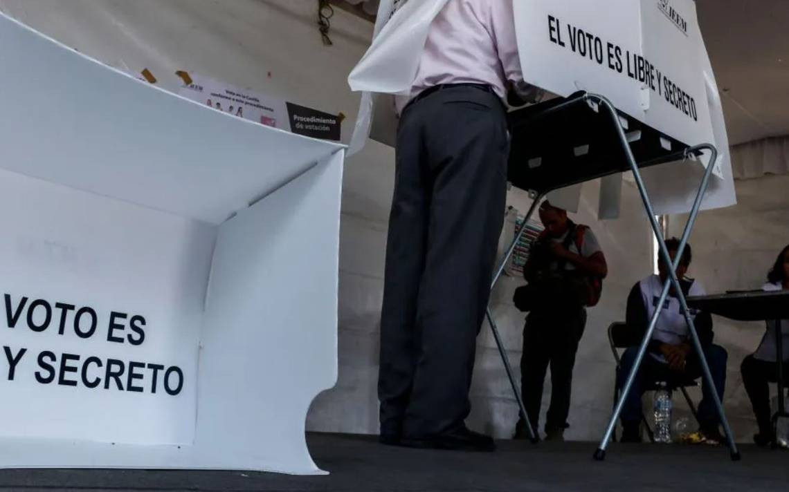 Acuden a votar candidatos a la gubernatura de Nuevo León