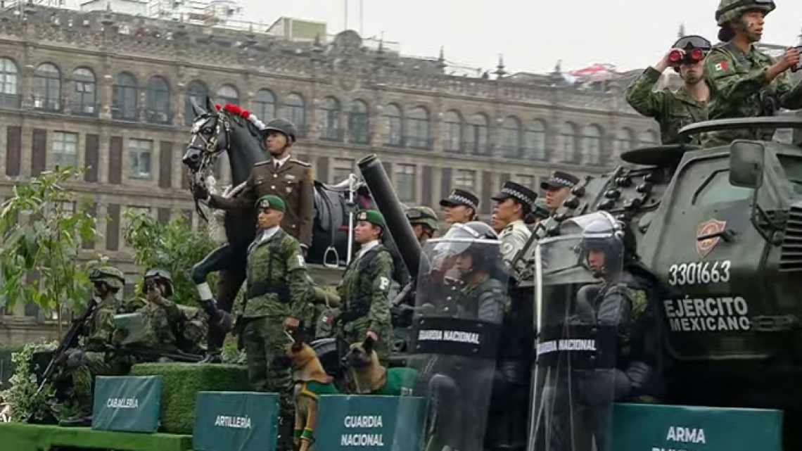 Asi se vive el desfile cívico militar por el 112 aniversario de la Revolución Mexicana 