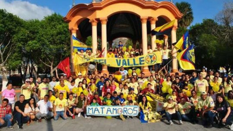Se disculpan americanistas por subir bandera en asta