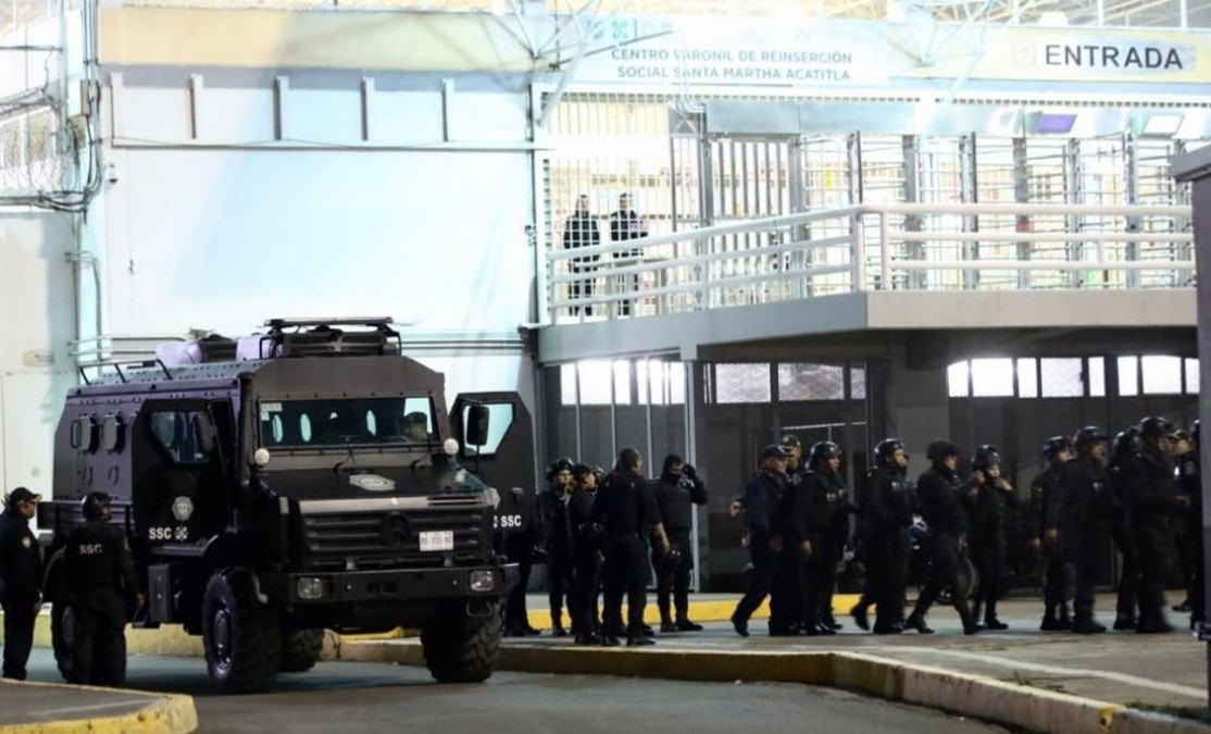 Motín en penal Santa Martha Acatitla deja tres reos muertos