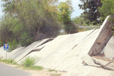 Muros de contención ceden en el Colosio