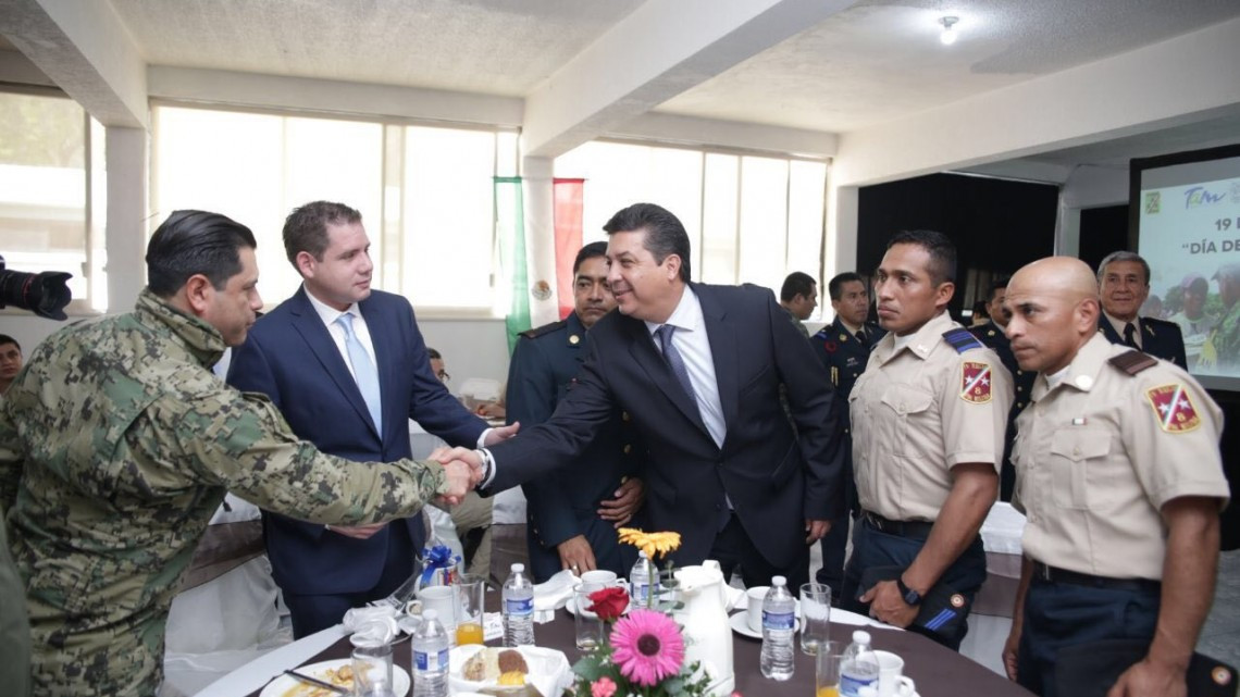 Reconoce FGCV al Ejército Mexicano en su día
