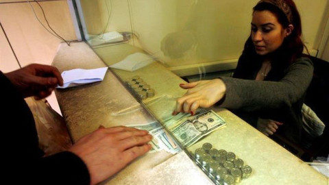 Casas de cambio venden el dólar en $17.95