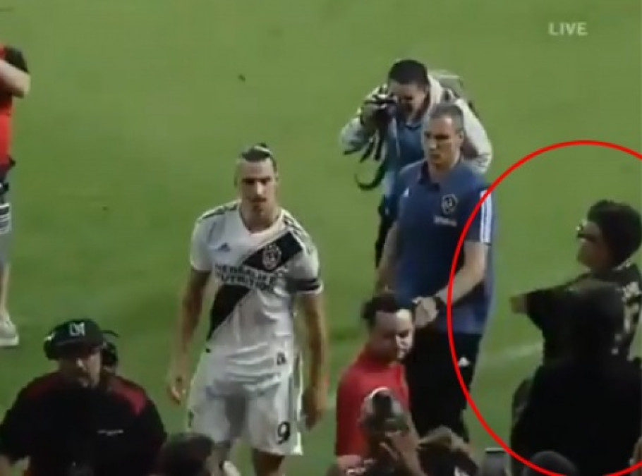 Jaime Camil, entre los aficionados que provocó a Zlatán Ibrahimovic