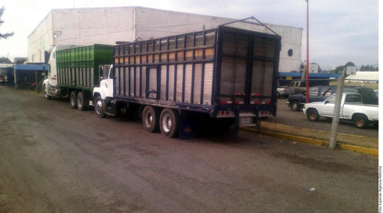 Aseguran más de 37 mil litros de combustible en Puebla