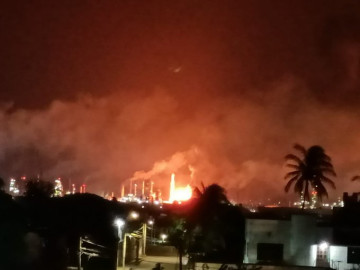 Se registra incendio en la refinería Antonio Dovalí, de Salina Cruz, Oaxaca