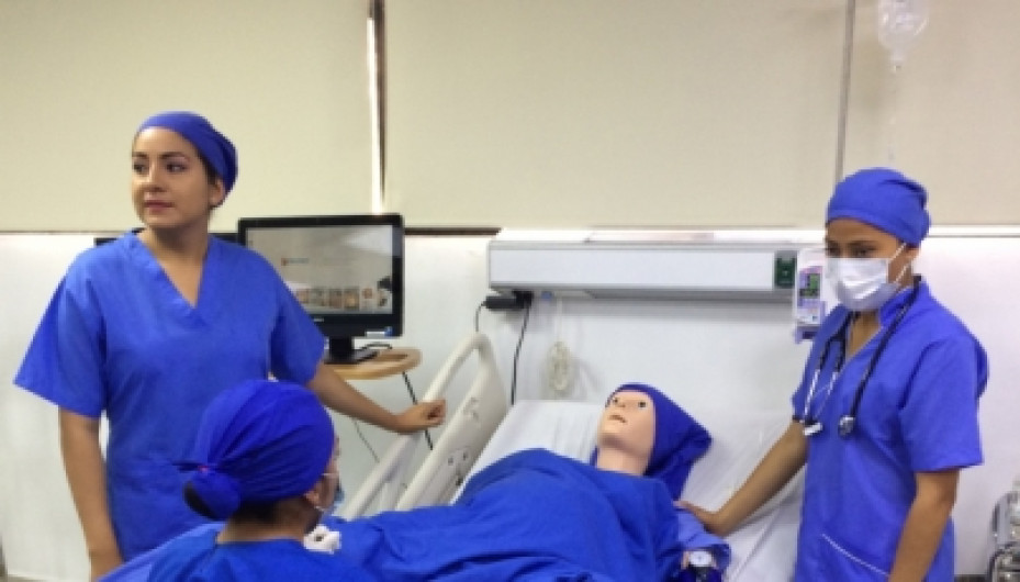 Escuela de enfermería militar pone ejemplo en no discriminar 