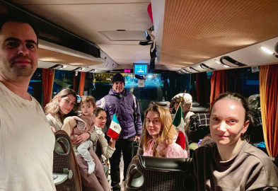 Llegan a Rumania las primeras familias mexicanas que salieron de Ucrania 