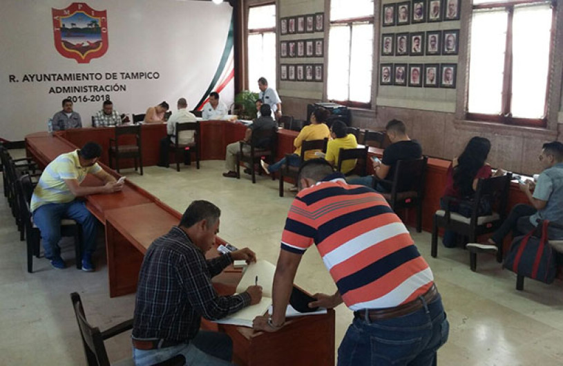 Se paga segunda parte de aguinaldo a exburócratas porteños