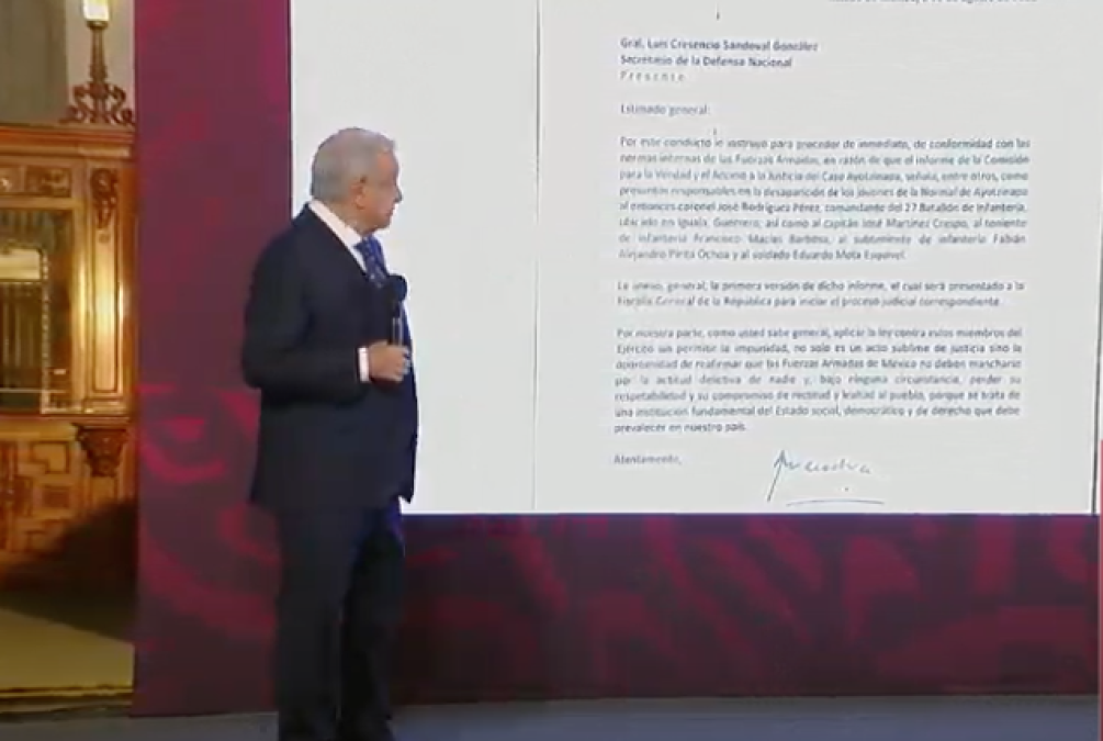 Revela AMLO cartas a titular de Sedena para proceder contra militares por caso Ayotzinapa