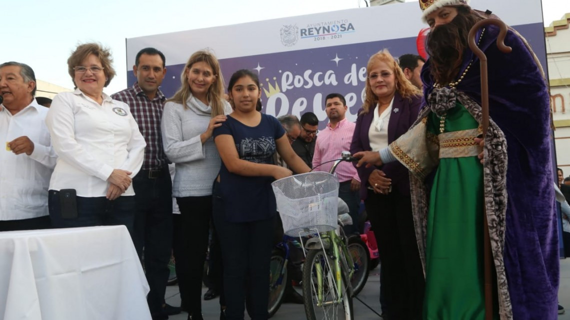 Celebra Maki Ortiz a niños reynosenses su Día de Reyes