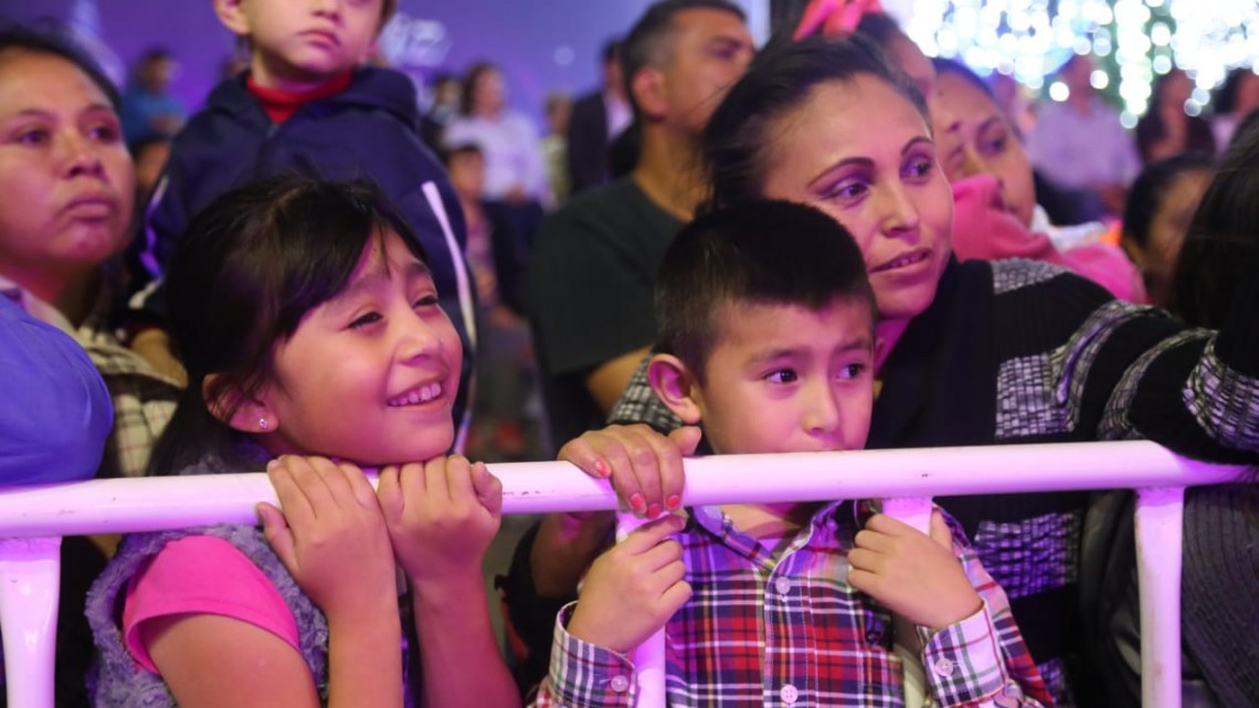Celebra Maki Ortiz a niños reynosenses su Día de Reyes