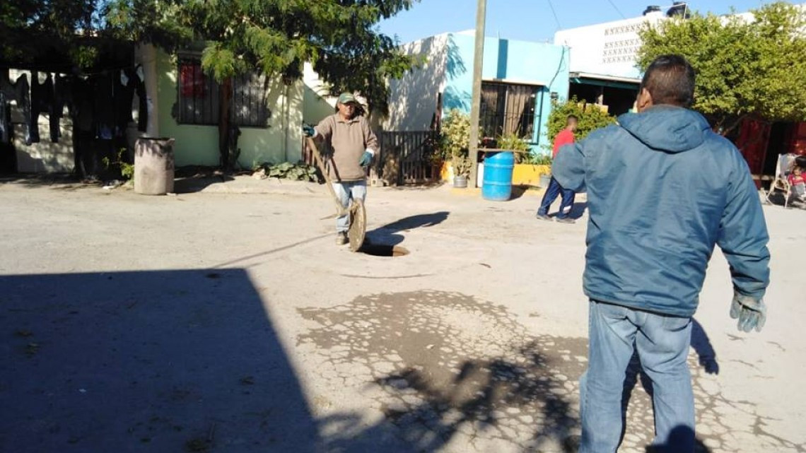 Comapa trabaja con equipo vactor