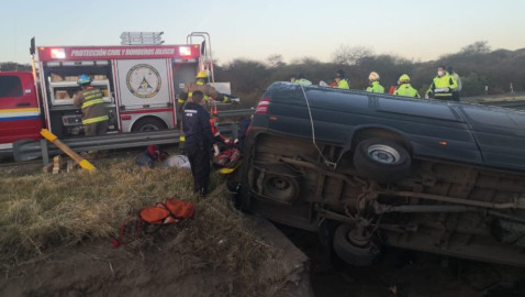 12 turistas muertos tras volcadura de vehículo en Jalisco
