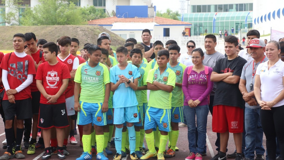 “Jugar un deporte, la mejor aportación a la paz de la ciudad”: Maki Ortiz