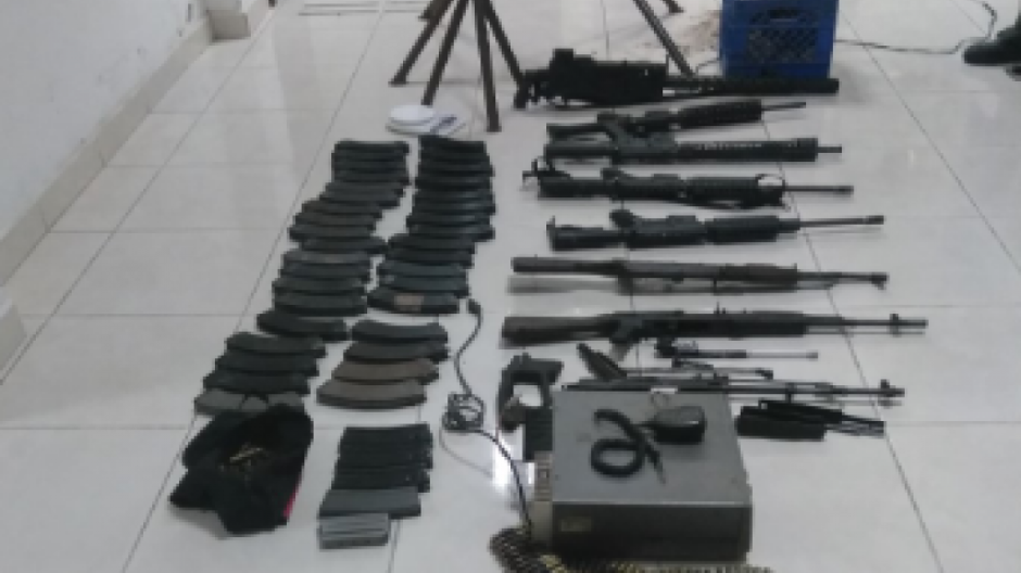 PGR Tamaulipas investiga aseguramiento de diverso armamento y vehículo