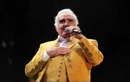 Envía AMLO su pésame tras la muerte de Vicente Fernández 