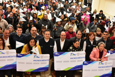 Reciben emprendedores casi medio millón de pesos