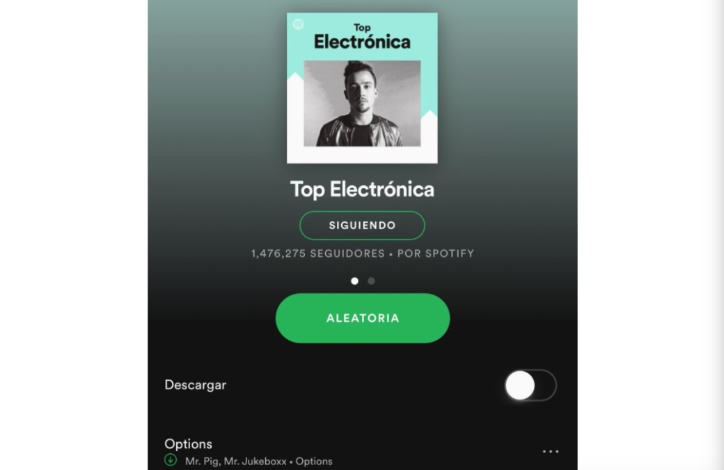 Daniel Bautista en la portada como Mr. Pig