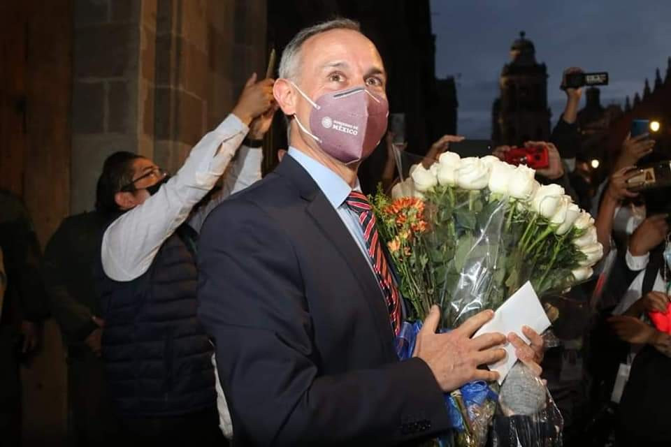 Con Mariachi, despiden a López-Gatell y su "novela de las 7"