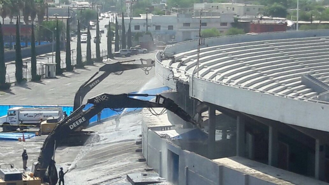 Comienzan demolición del Estadio Tecnológico