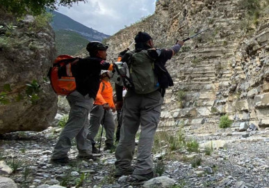 Rescatan cuerpo de senderista extraviada en Arteaga Coahuila 