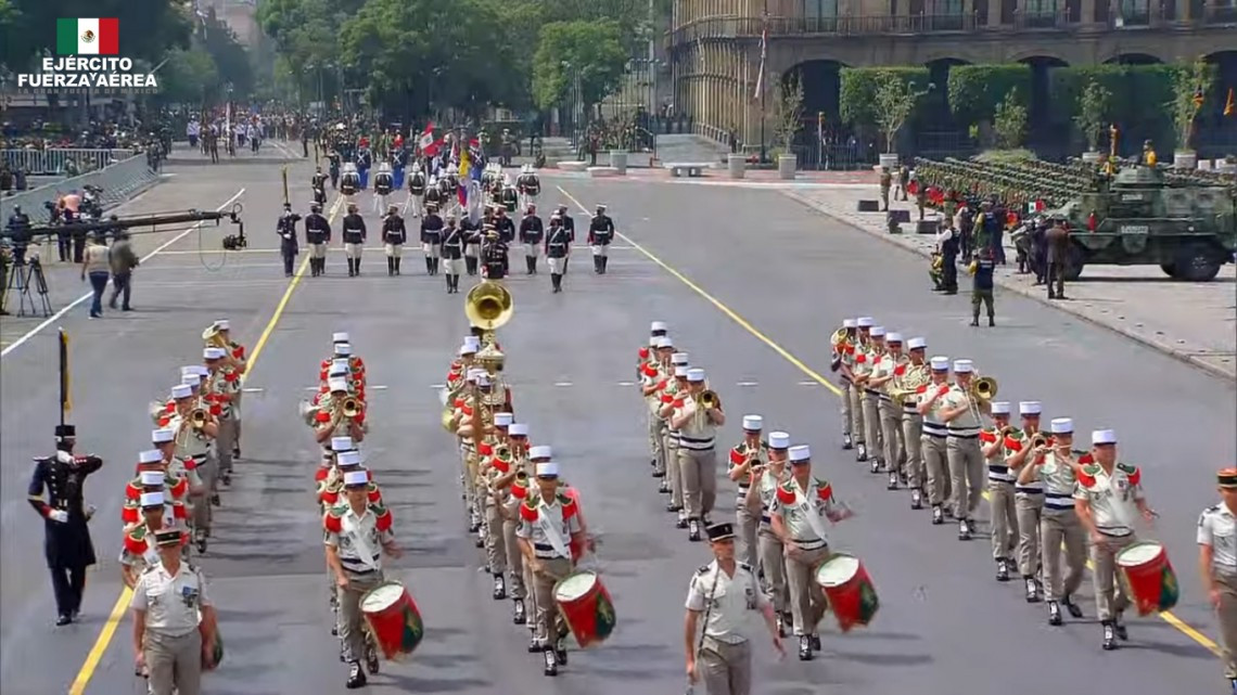 Se lleva a cabo el tradicional Desfile Militar en el Zócalo de la CDMX 