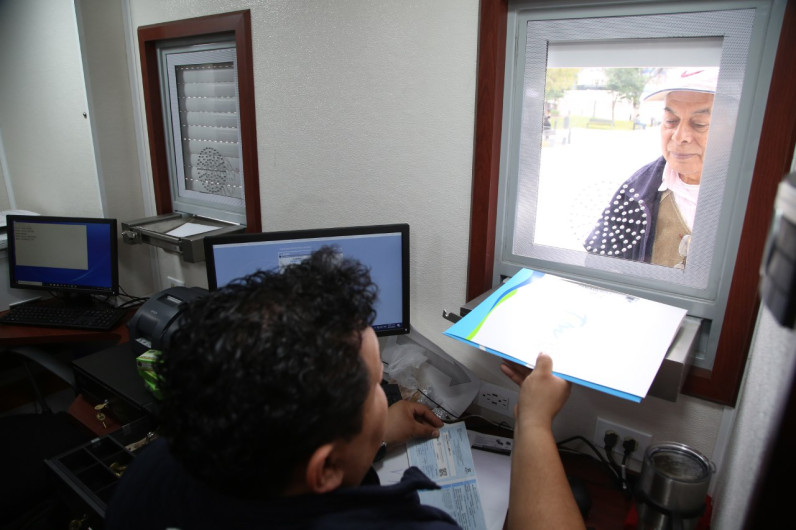 Instalan Oficina Fiscal móvil en Palacio de Gobierno