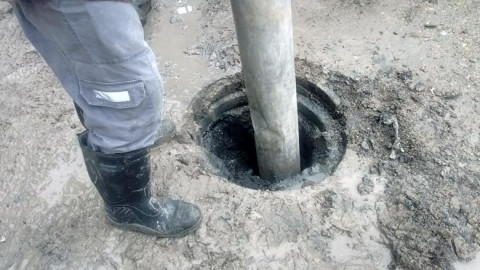 Comapa trabaja con equipo vactor