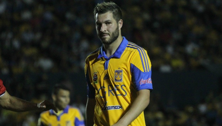 Gignac contesta a cuestionamiento de usuario en Twitter