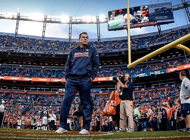 Entrenador en jefe de Broncos se retira de la NFL