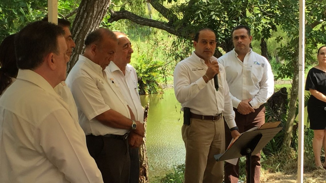 Siembran en lago de la facultad de derecho 800 crías de tilapia