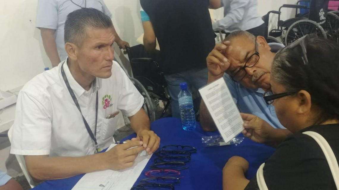 Previo al Día del Abuelo, más de mil abuelitos festejan su día