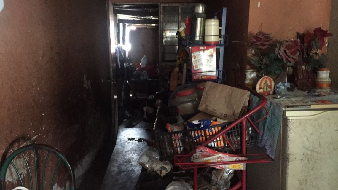 Solicita familia pañales y materiales de curación