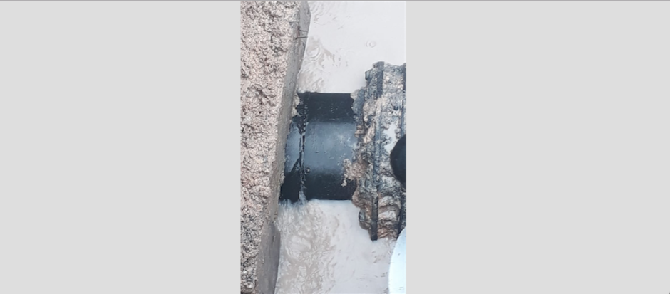 Repara COMAPA fuga de agua en bulevar Hidalgo, colonia Solidaridad