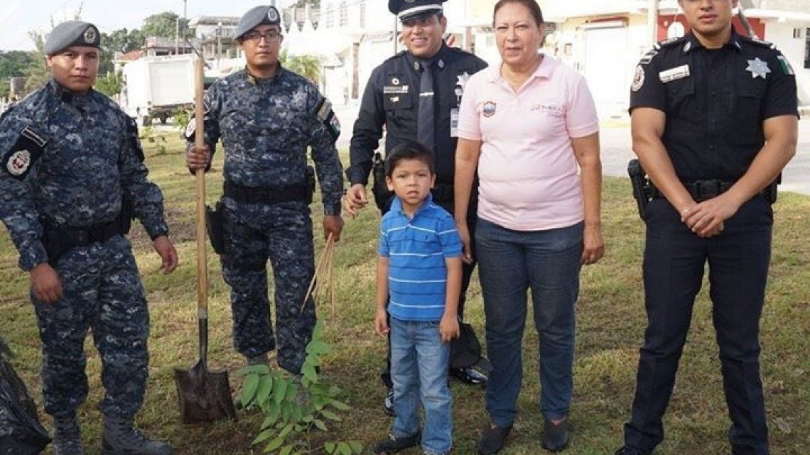Reforesta Ayuntamiento áreas verdes de la Carmen Romano